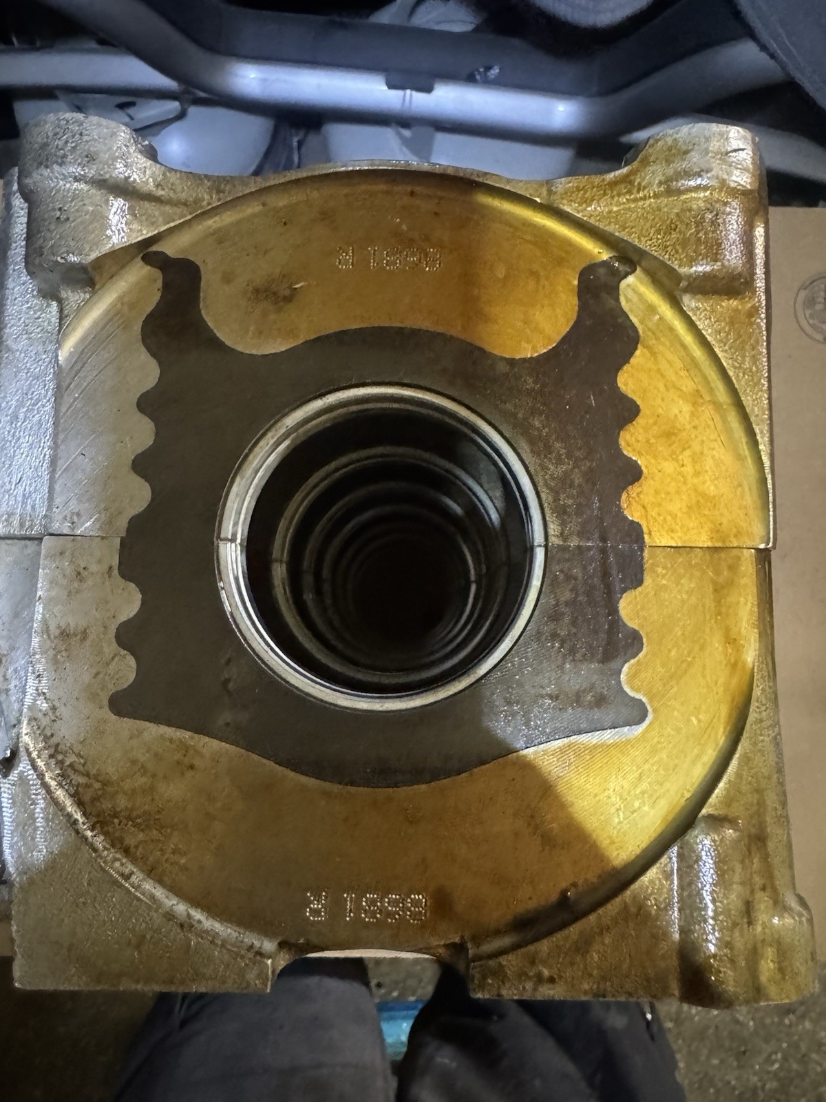 1997-2004 Porsche Boxster 986 996 911 M96 Crankshaft Carrier 99610101264