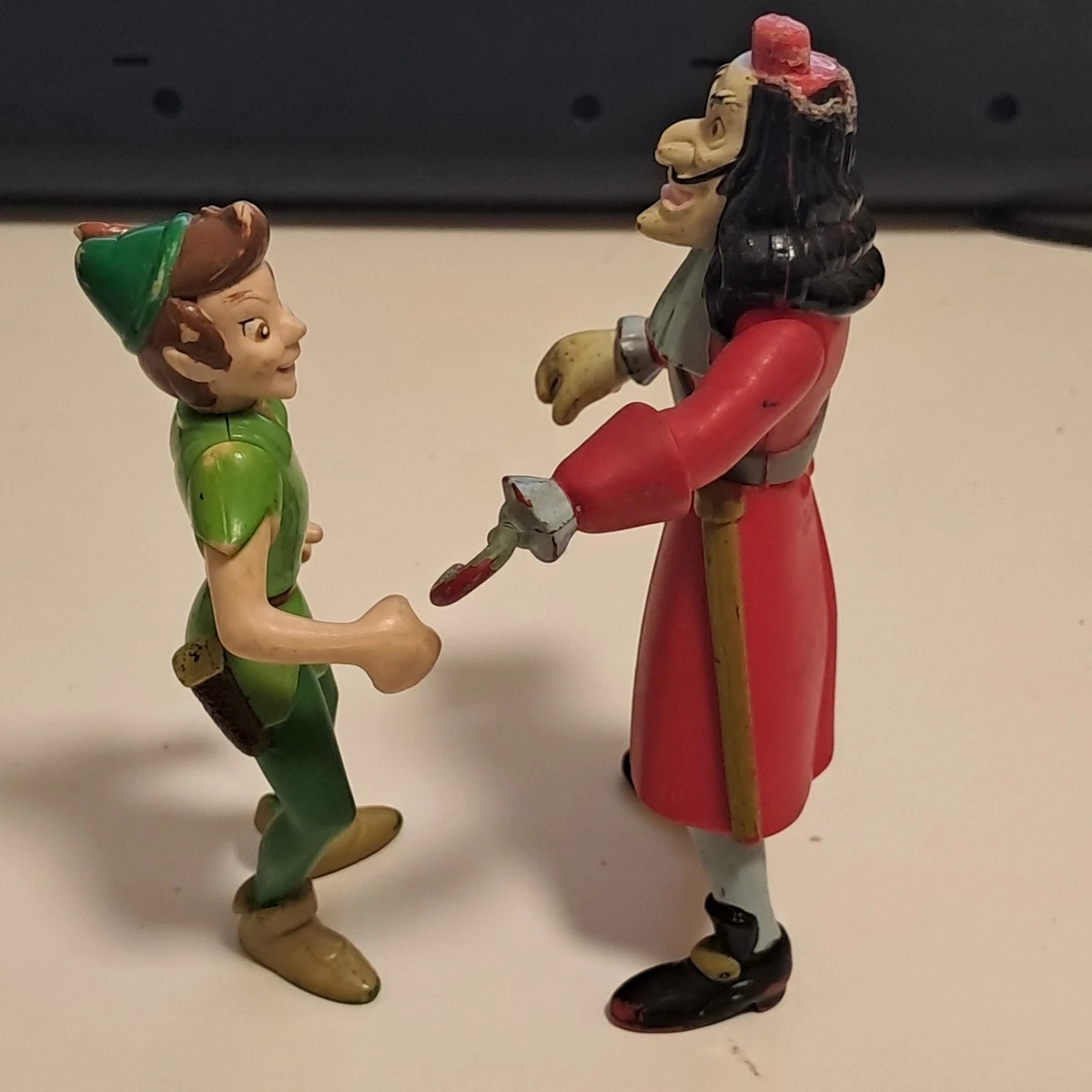 Lot of 2 action figures 15 cm PETER PAN articulated with CAPTAIN HOOK Disney