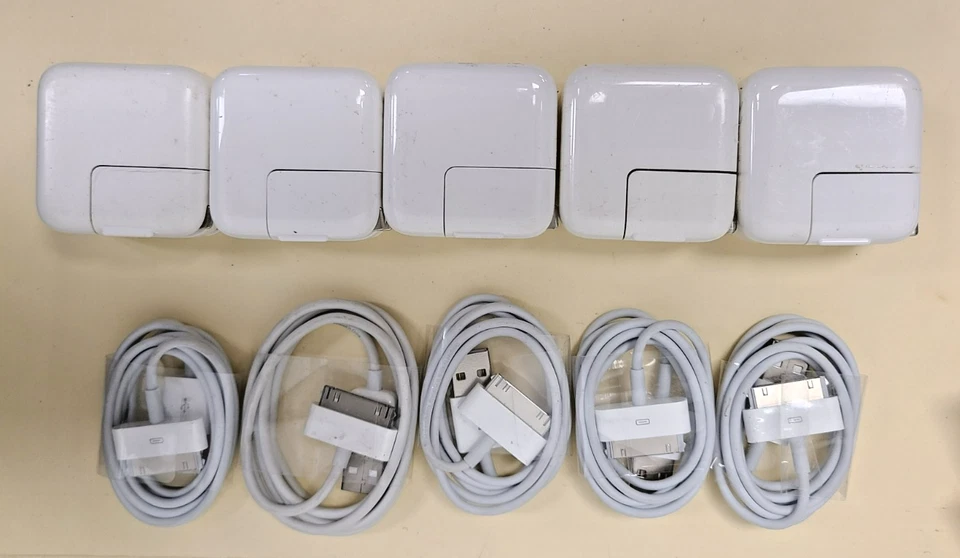 Lote de 5 Apple iPad 3 A1416 32GB Wi-Fi 9.7" + 5 Adaptadores de Alimentación y Cables Foto 2 de 4
