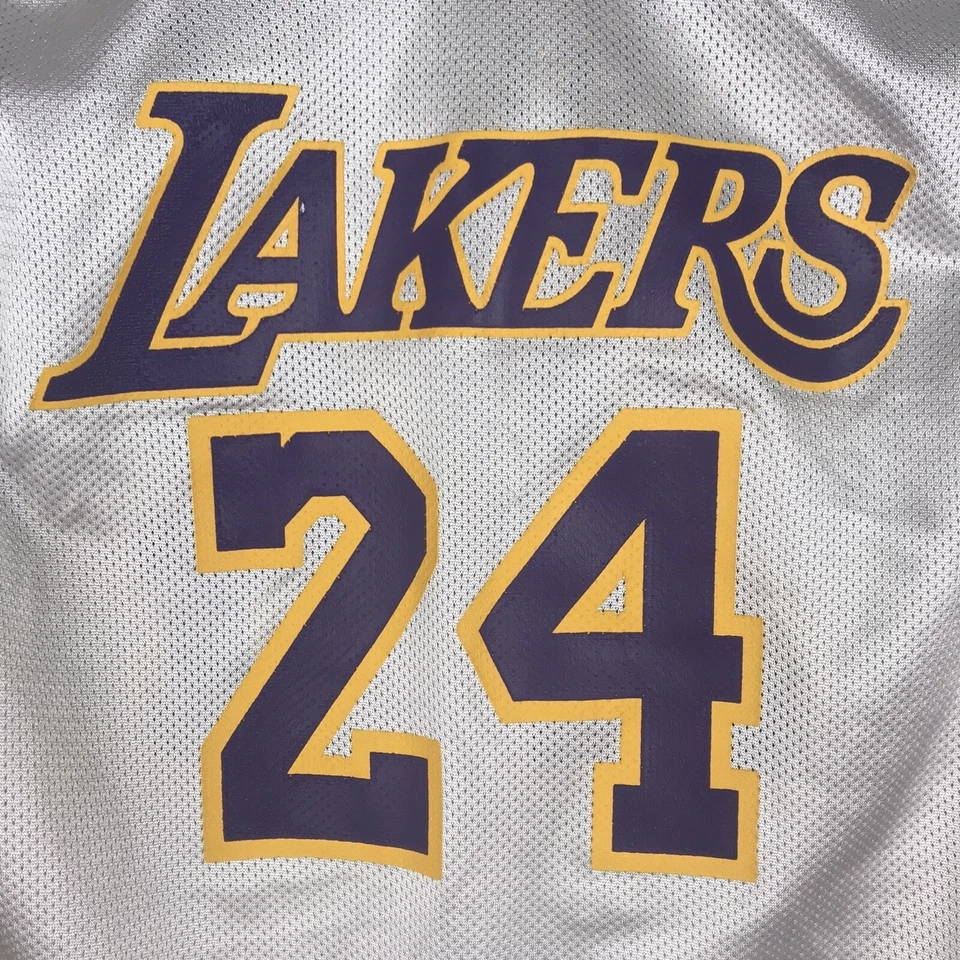 Camiseta Adidas Jovem Kobe Bryant Los Angeles Lakers #24 Branca Tamanho Médio - Imagem 4 de 4