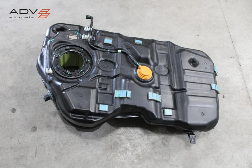 Depósito de tanque de gasolina KIA SORENTO 2018-2020 con escudo OEM Foto 3 de 4