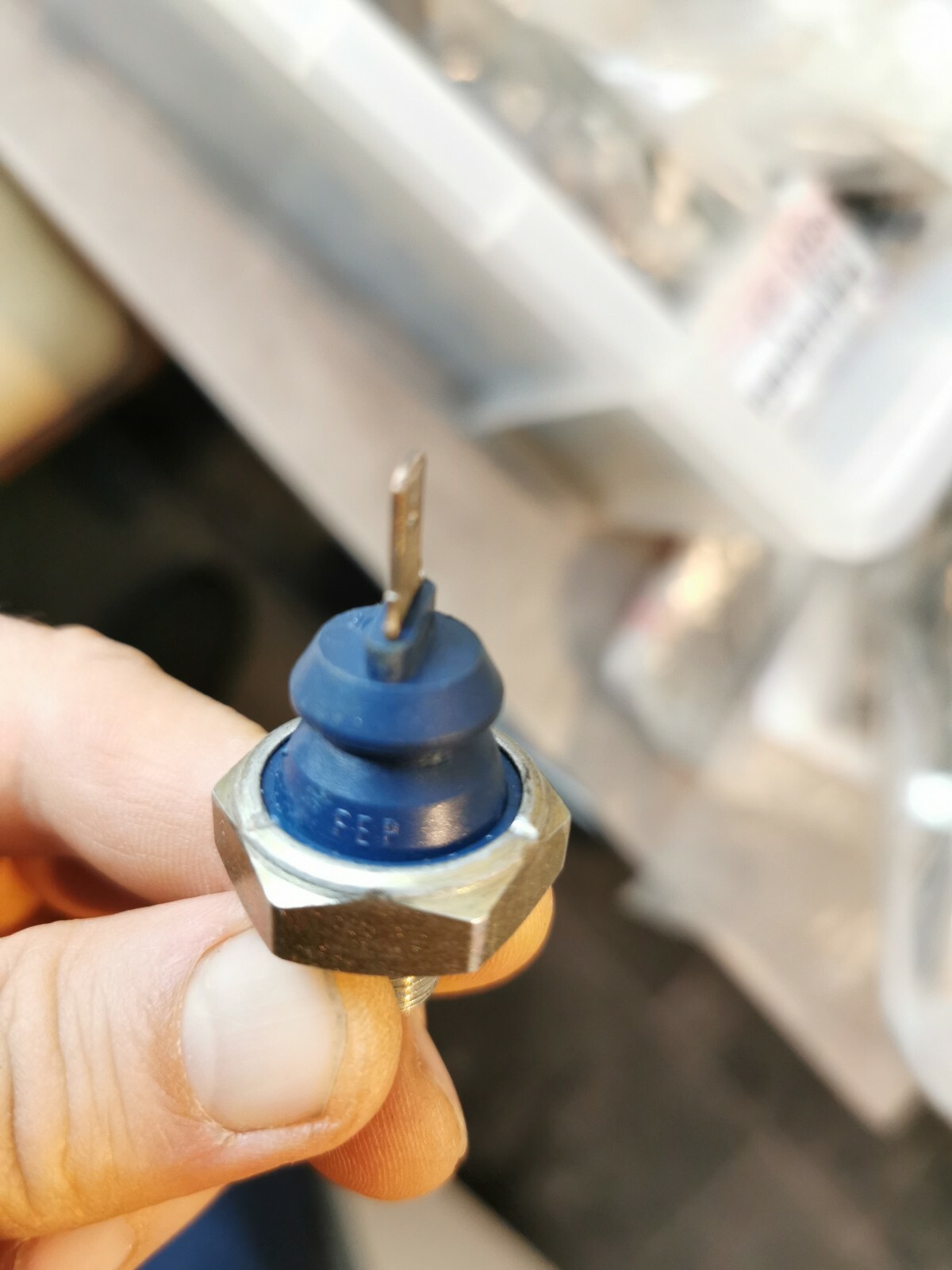 Genuine VW T25 T4 Seat OIL PRESSURE SWITCH 068919081A FEP made in Germany eBay