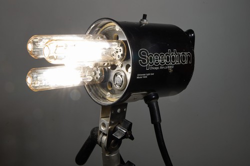 Working Speedotron 2 Cable Flash Head missing one flash tube