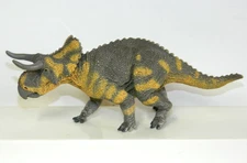 Nasutoceratops 2015 Safari Ltd. Retired Dinosaur Prehistoric Figure lot