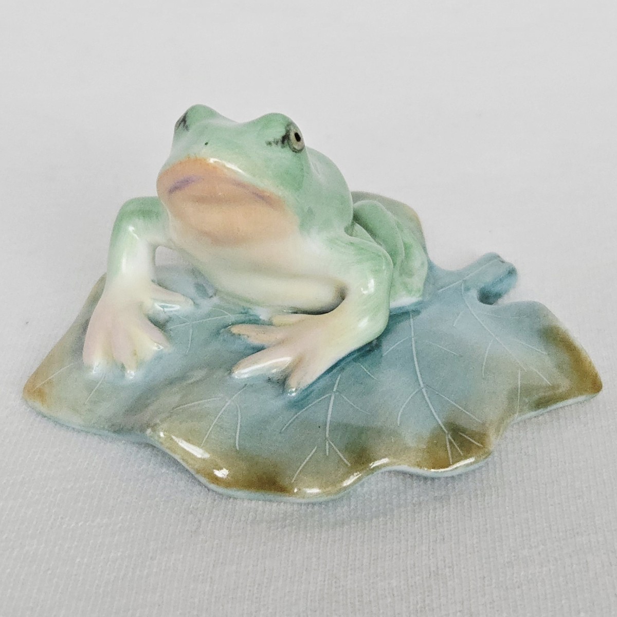 Vintage Hand Painted Herend Porcelain Green Frog on Lily Pad Leaf
