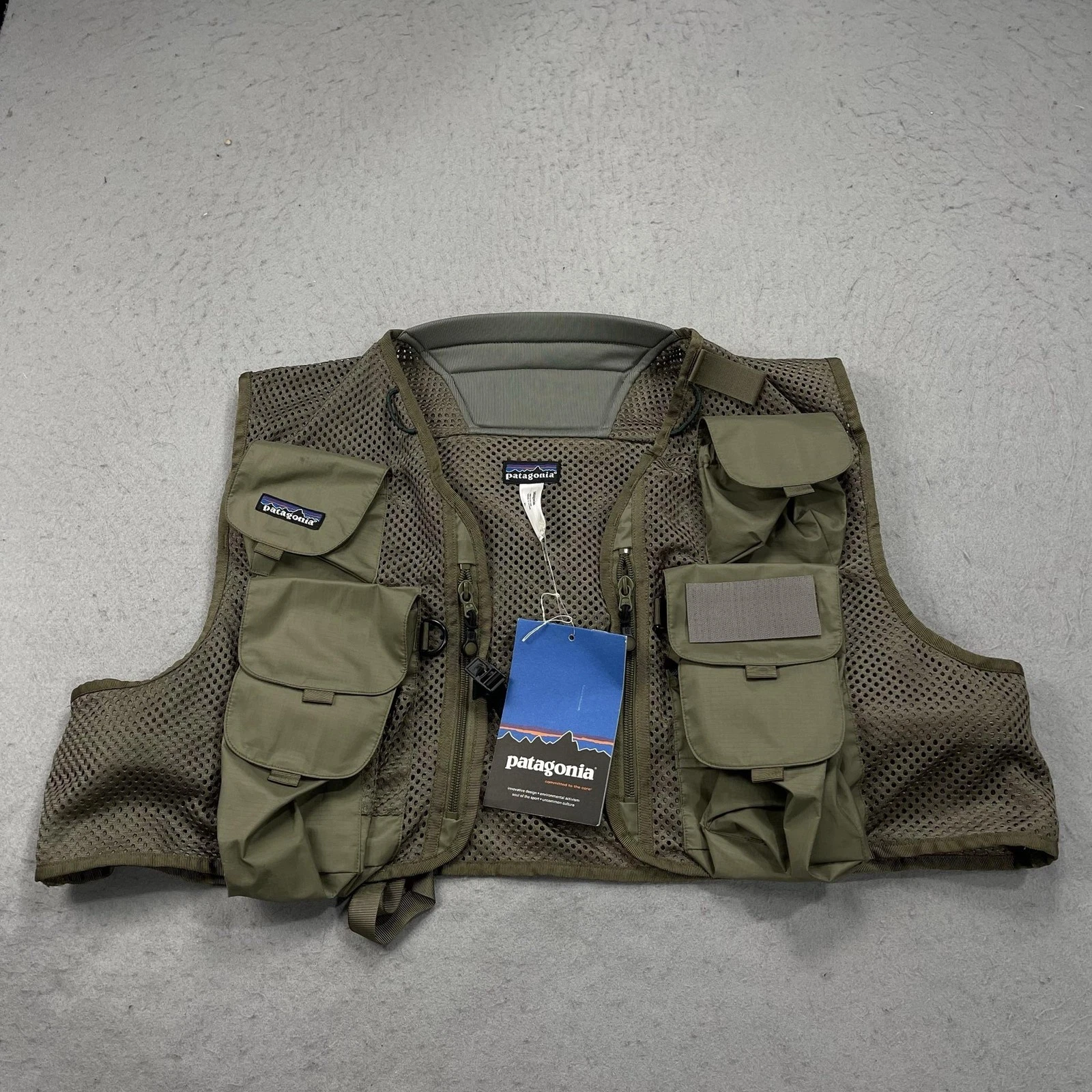 VINTAGE Patagonia Vest Mens XL Green Mesh Master Cargo Fishing Utility Zip NWT