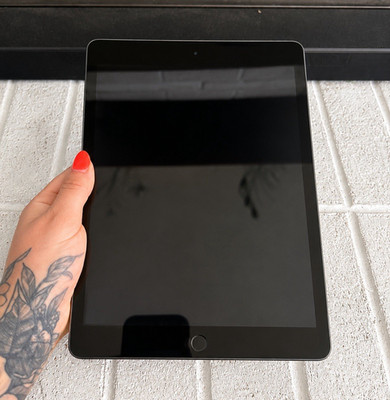 Apple iPad 9th Generation (2021) | 64GB | Wi-Fi | Space Gray