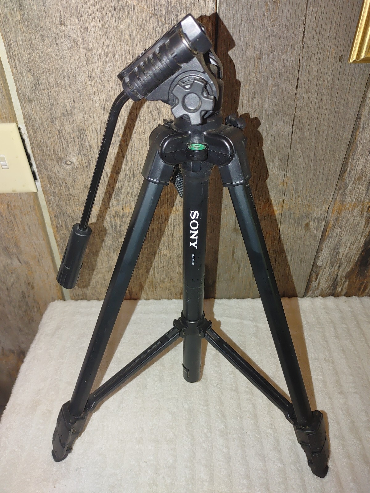 Sony VCTR640 Handycam Shooting Gear Camera/Camcorder Tripod Black F1