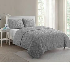 VCNY Home Shore Seashell Pattern 3 Piece Quilt Set, King, Gray