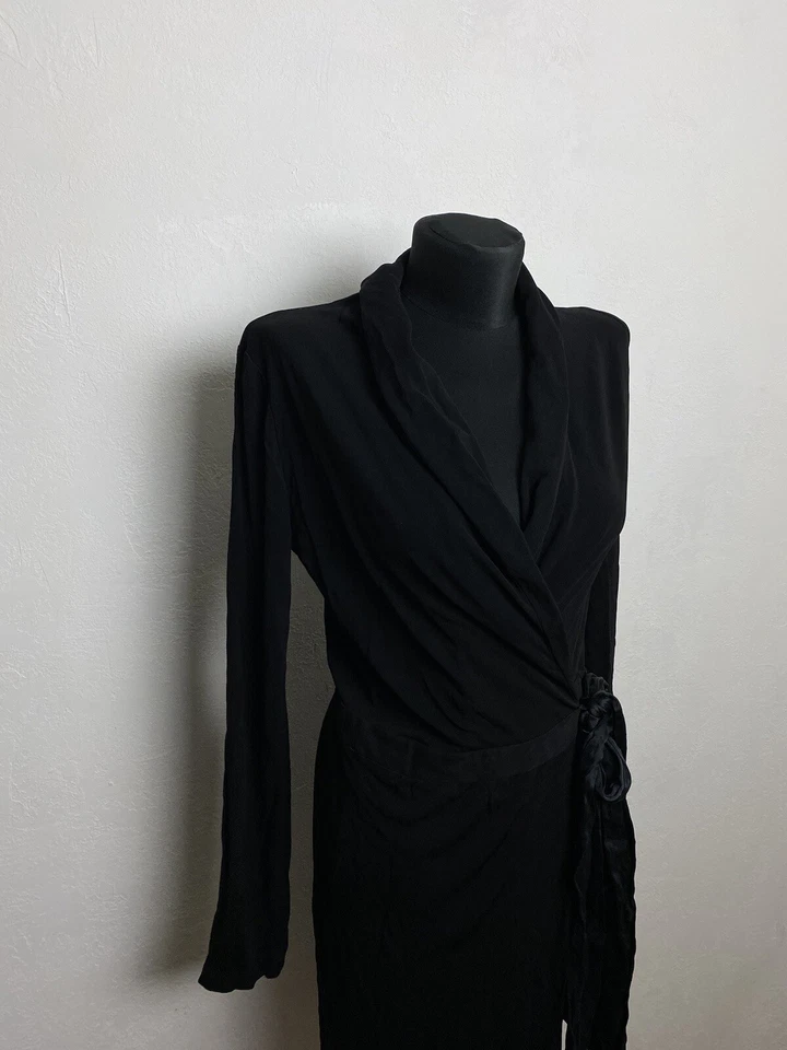 Vestido de cóctel yves saint laurent cuello en V bata cinturón negro viscosa talla S Foto 3 de 4