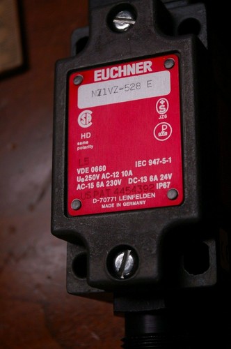 Euchner NZ1VZ-528 E SAFETY SWITCH - Picture 3 of 9