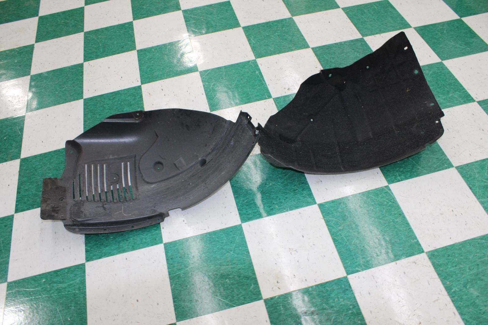 Maserati Ghibli 2014-2020 Front Left Inner Fender liner Black