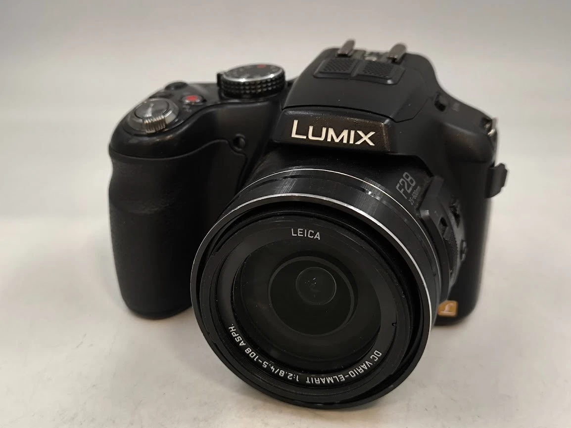 【中古】「非常に良い」Panasonic Lumix DMC-FZ200 12.1 MP Digital Camera with CMOS Sensor and 24x Optical Zoom - In Buy Panasonic Lumix DMC-FZ200 12.1MP Point and Shoot Camera (Black