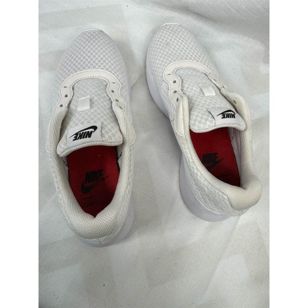 Nike Women's Tanjun White Running Sneakers Size 7.5 thumbnail 5