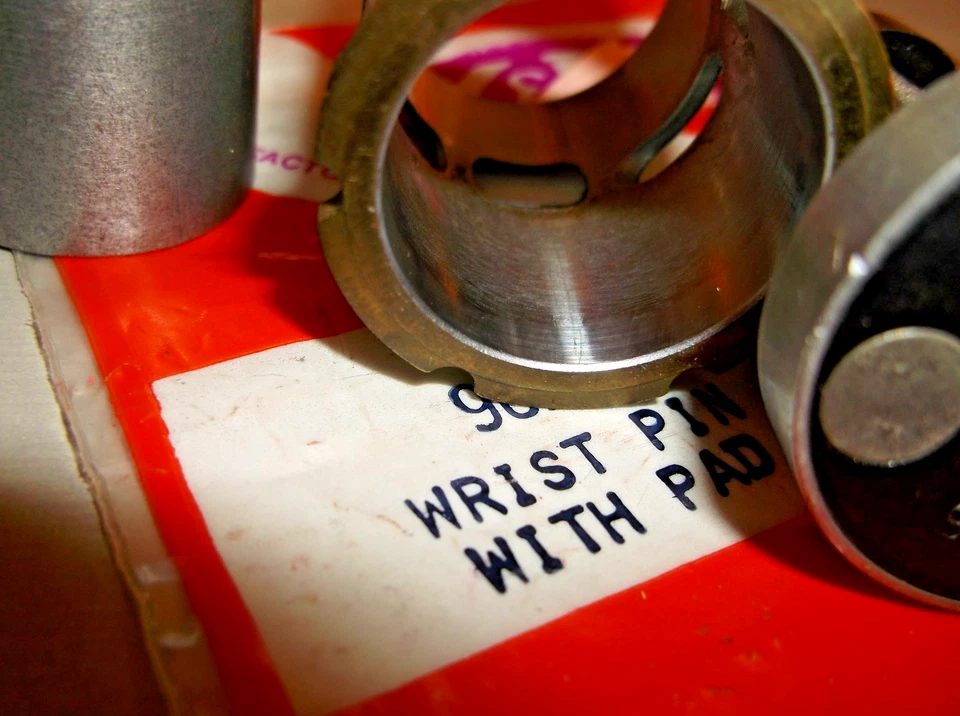 THIS IS A lot of USED & NEW K&B 7.5 engine parts see pics - Image 2 of 4