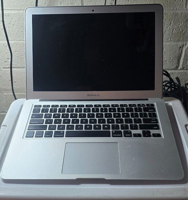 Apple MacBook Air 13 in 2012 Silver/Intel Core i5 1.8 GHz, For Parts