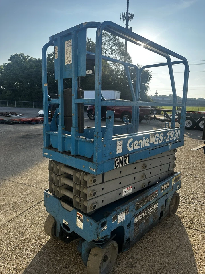 2017 Genie GS-1930 Electric 19' Scissor Lift - 1274 Hours - Image 2 of 4