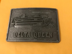 queen belt buckle