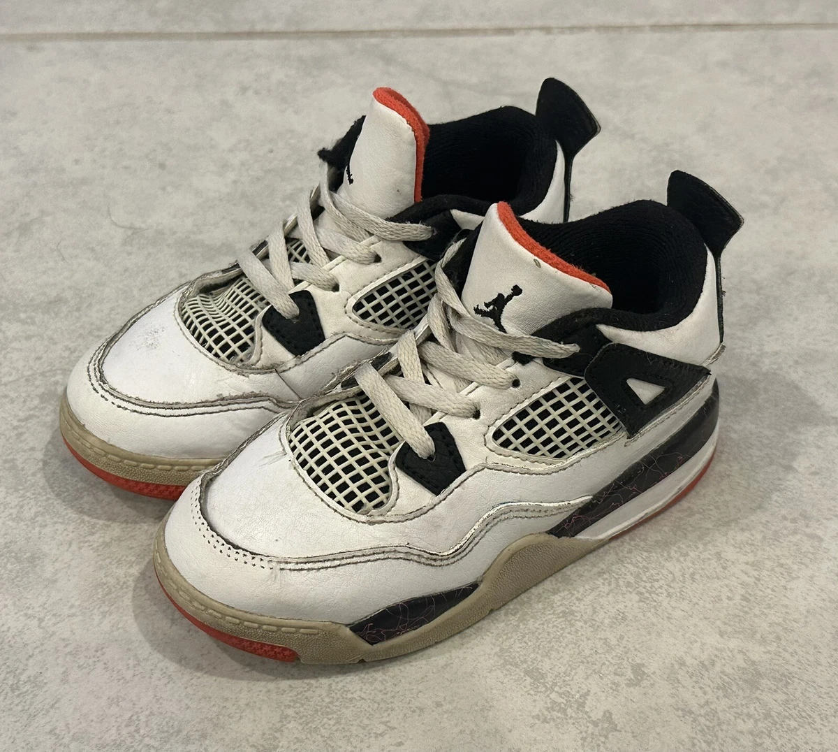 White black bright crimson hotsell jordan 4
