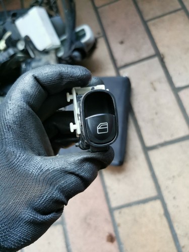 Original Mercedes-Benz C-Klasse W203 Fensterheberschalter Schalter A2038200210