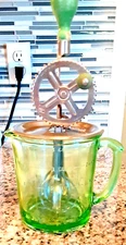 Green Glass 4-Cup Rotary Hand Crank Egg Beater/Mixer Vintage Green Wood Handle