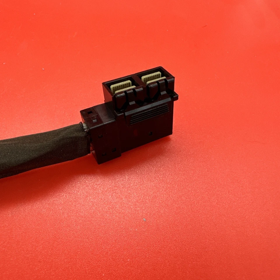 Cisco UCS 74-13023-01 A0 RHS72-0035 AX10 SAS Cable - Image 3 of 4