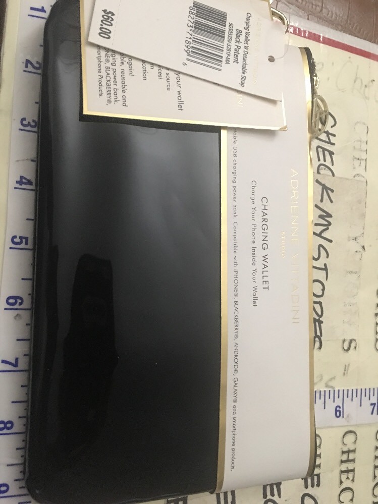 専用⑧ Adrienne Vittadini Studio Phone Charging Wallet Wristlet BLACK