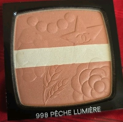 CHANEL Illuminating Powder Blush #998 “Peche Lumiere” Holiday 2025