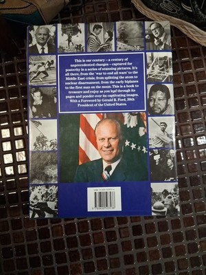 The 20th Century a Chronicle in Pictures 1990 by Wenborn Neil