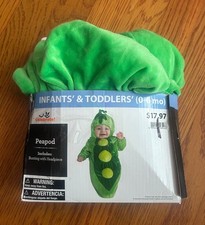 New Infant  Toddlers Size 0- 6 M Baby Peapod Costume Bunting with Headpiece  