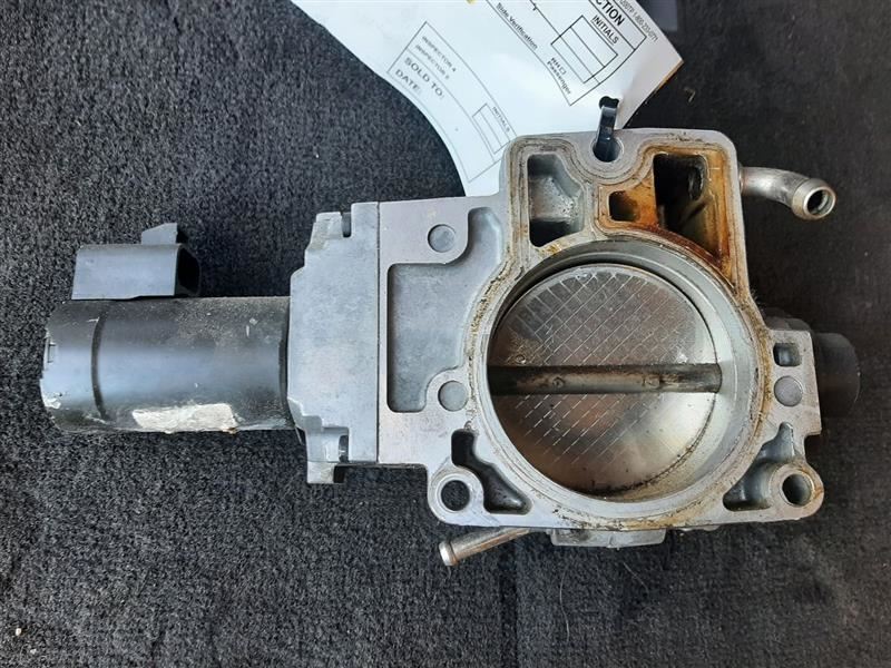Throttle Body Throttle Valve Assembly 00-04 Chevrolet Corvette  
