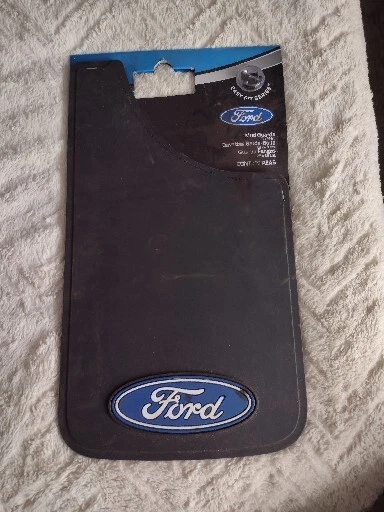 Par de guardabarros Ford Easy Fit 11" x 19" con Ford azul ovalado plásticolor negro NUEVO Foto 2 de 4