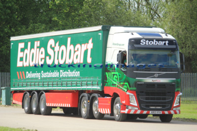 TRUCKINGIMAGES LKW PHOTOS - EDDIE STOBART VOLVO FH 13-14-15-16 REG 245 LISTED