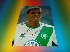 Luiz Gustavo VFL Wolfsburg signed autograph on 20x28 photo in person