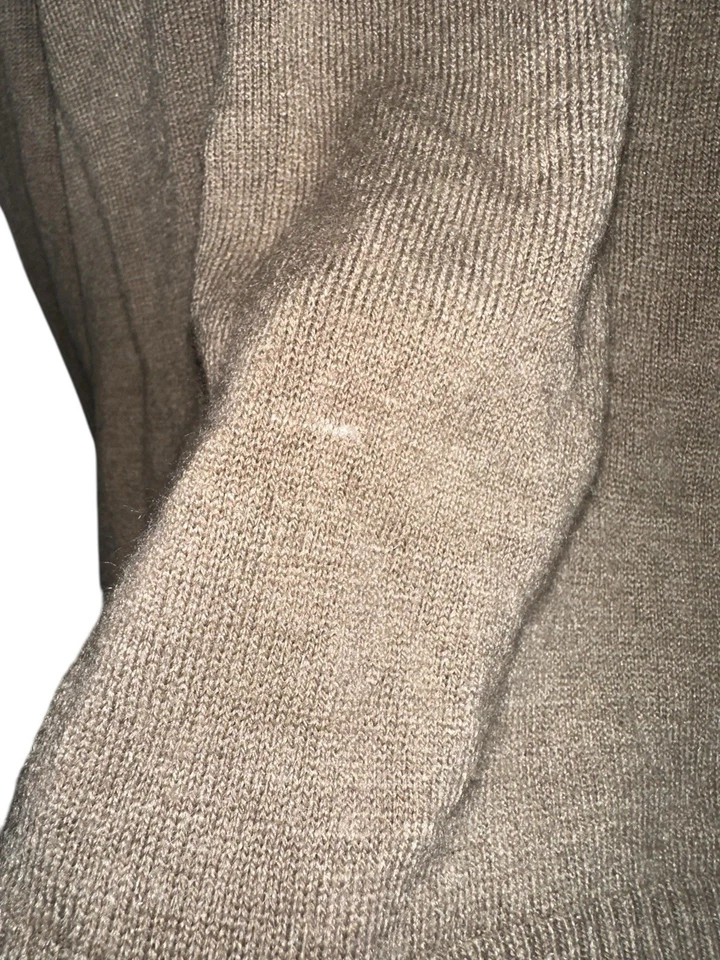 Suéter Oscar De La Renta Para Hombres Tejido Apretado Cuello Redondo Talla XXL Champiñón Marrón Preppy  Foto 2 de 4