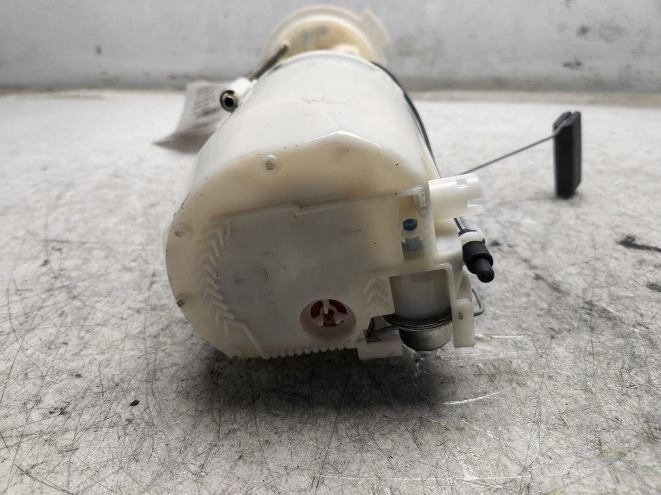 Conjunto de bomba de combustible Infiniti QX56 2011-2013 5,6 L A/T OEM 17040-3ZD0A Foto 4 de 4