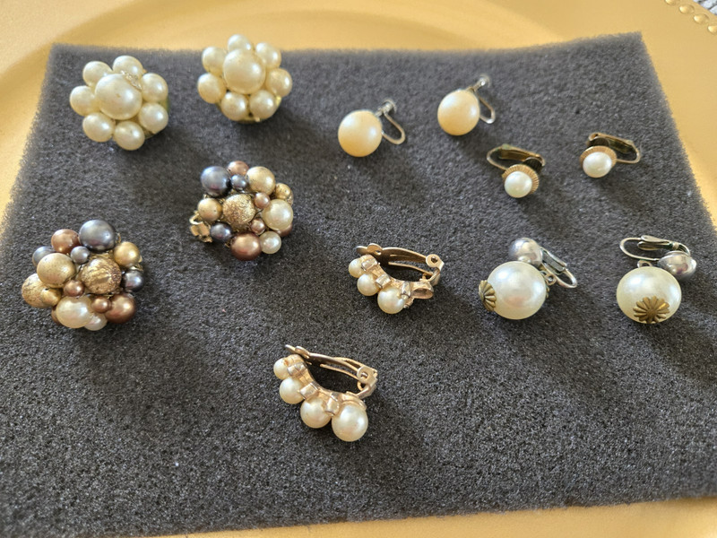Vintage Jewelry Lot - Earrings - Faux Pearl Clip on Earrings