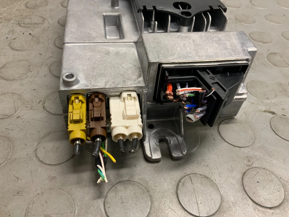 BMW 1 2 SERIES F40 F44 X4 X3 X5 HARMAN AMPLIFIER MODULE AUDIO RECIEVER R35A9BF91 - Image 2 of 4