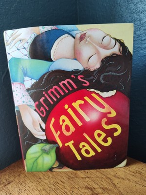 GRIMM'S FAIRY TALES 2016 Softcover Book By Vic Parker Illustrated 512 Pages