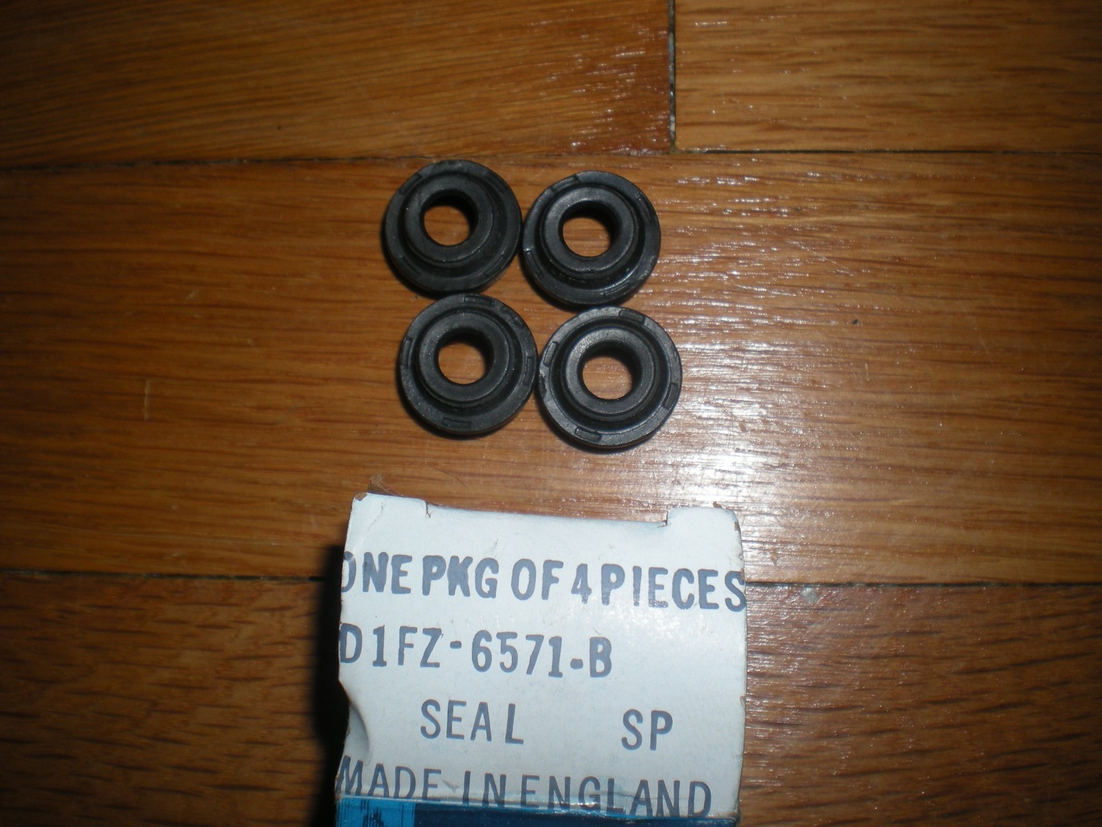 NOS 1971 1972 FORD PINTO 98CI INTAKE VALVE STEM SEALS D1FZ6571B eBay
