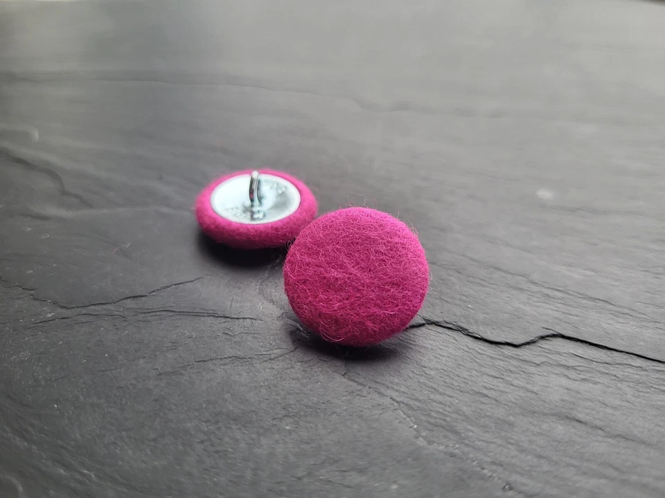 100% Wool Felt Pink Fabric Covered 14, 19, 23, 25 or 31mm Buttons in 80+ colours - Image 3 of 4