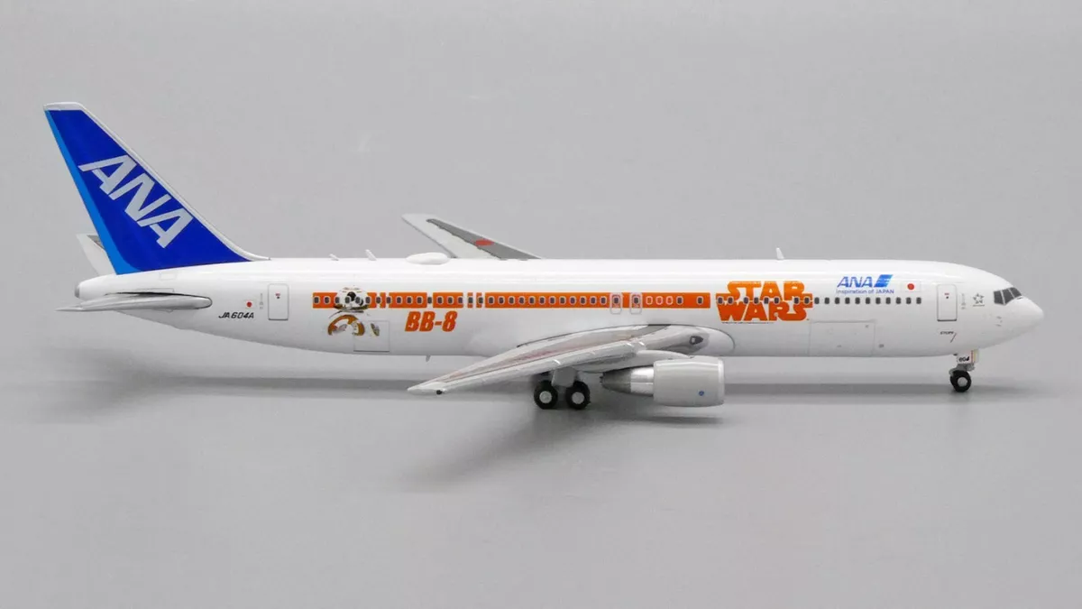 ANA Boeing 767-300ER JA604A Star Wars R2-D2 / BB-8 JC Wings EW4763003 1:400