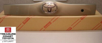 Rear Tailgate Liftgate Handle Garnish 4S2 Driftwood Pearl For