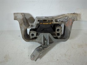 Mercedes A-class W176 A180 Cdi Amg 2012-2018 1461 Engine Mount driver Side N57