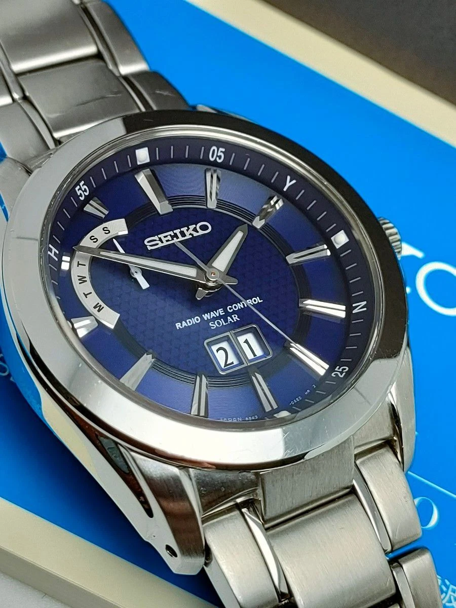 Seiko day shop date solar