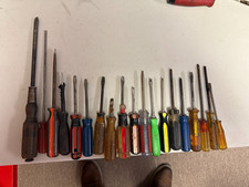 Mixed Lot Of 20 Screwdrivers Including Stanley - Various Sizes Flat Phillips 2 Mixed Lot Of 20 Screwdrivers Including Stanley - Various Sizes Flat Phillips 2