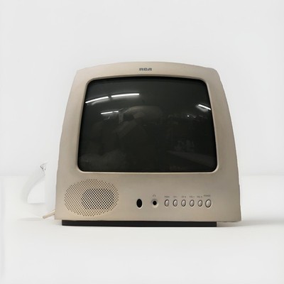 RCA 13  Color CRT TV E13344 Retro Gaming No Remote Vintage 2004