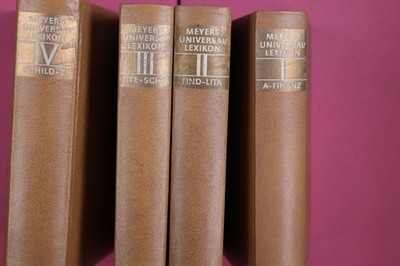 190495 MEYERS UNIVERSAL LEXIKON BD. 1-4 A- Finanz / FIND-LITA / LITE-SCHIK /