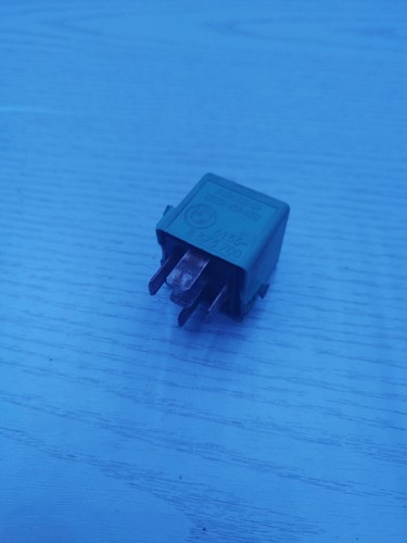 Original BMW Relais Schliesser weissgrün 8373700 61.36-8373700 Kraftstoffpumpe