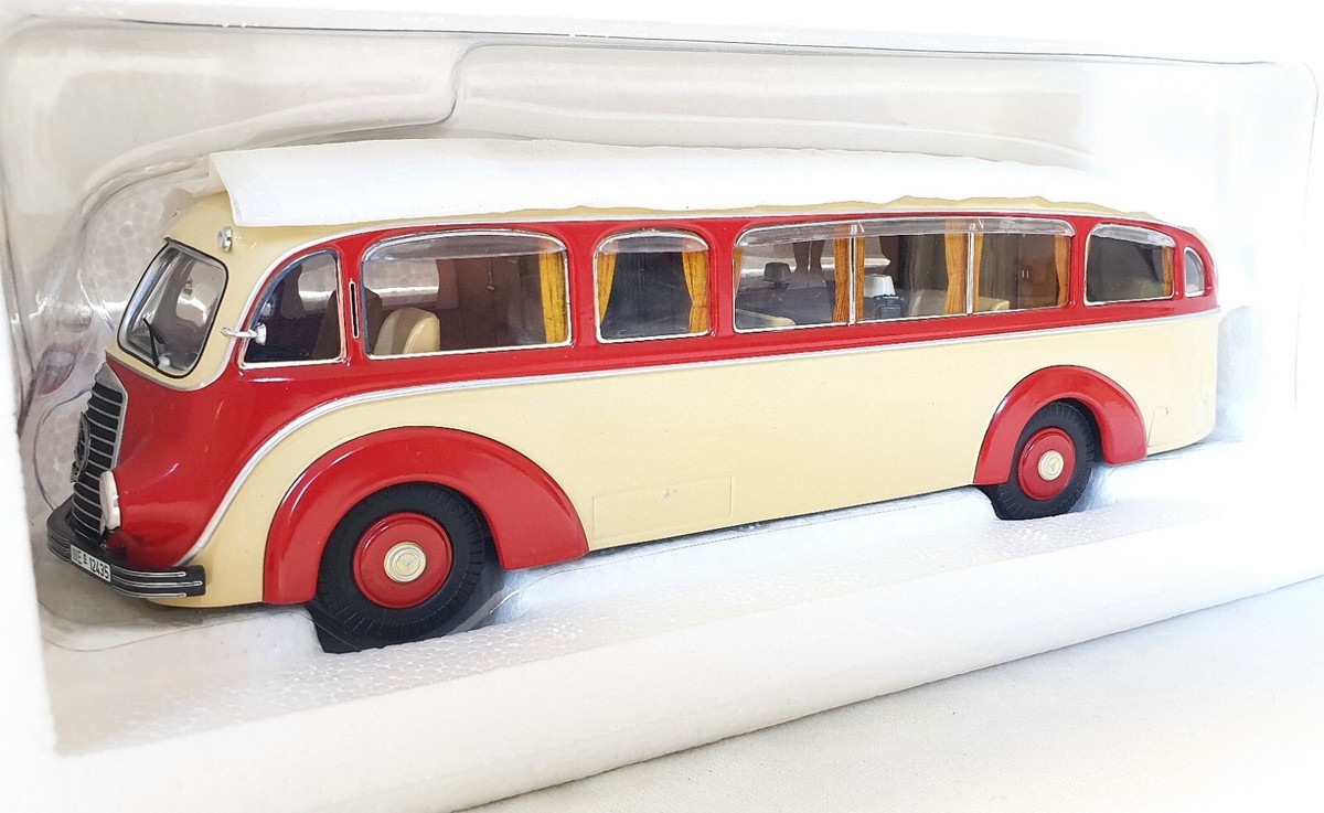 Premium ClassiXXs 1:43 MERCEDES-BENZ LO 3500 Red/Cream PASSENGER 